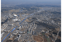 千葉県に日本最長のメガソーラー発電、成田空港と東京を結ぶ鉄道沿線の約10kmに設置の写真