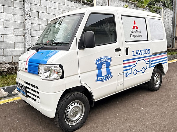 三菱商事、インドネシア・ジャカルタ郊外で電気自動車を活用した移動式コンビニ「Mobile Lawson」の実証実験を開始の概要写真