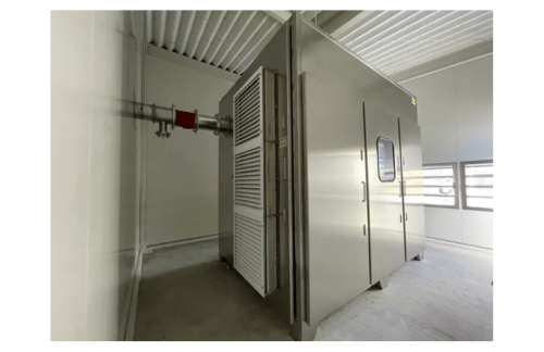 株式会社カルモア、食品工場にプラズマ脱臭装置「ネオプラズ」導入 燃焼方式からの転換で年間400トンのCO₂削減の概要写真